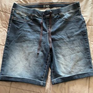 No Boundaries women’s Jean shorts